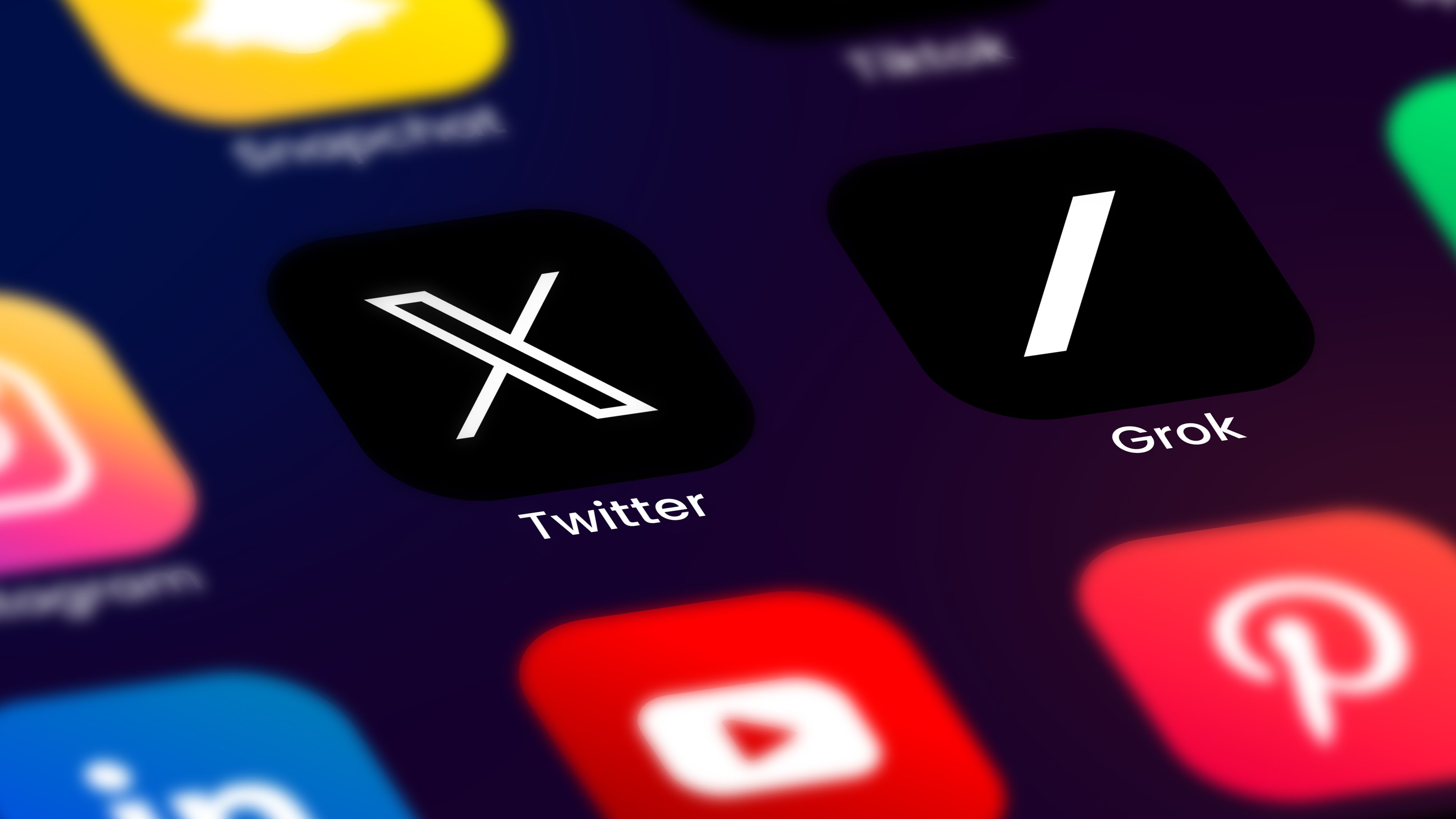 new-ai-app-grok-grok-news-grok-app-logo